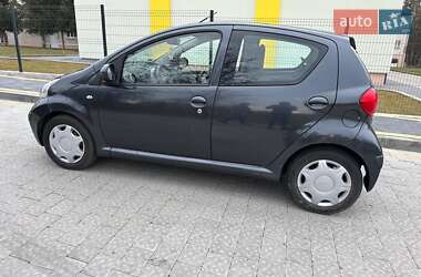 Хэтчбек Toyota Aygo 2007 в 