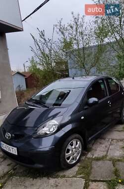 Хэтчбек Toyota Aygo 2006 в 