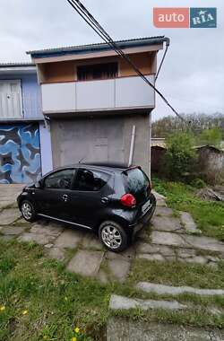 Хэтчбек Toyota Aygo 2006 в 