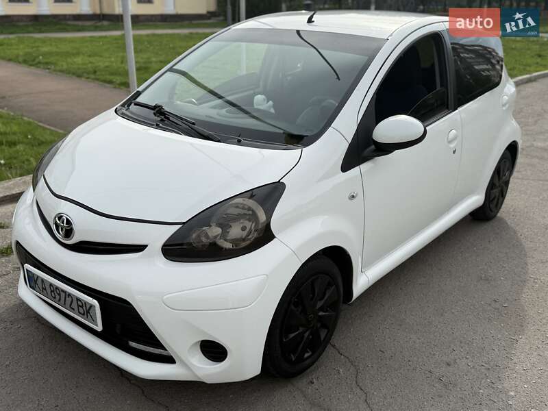 Хэтчбек Toyota Aygo 2013 в Прилуках