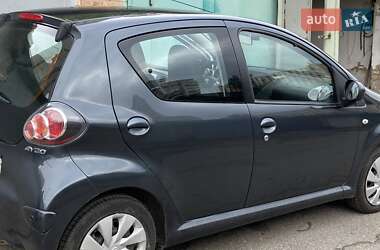 Хетчбек Toyota Aygo 2012 в 