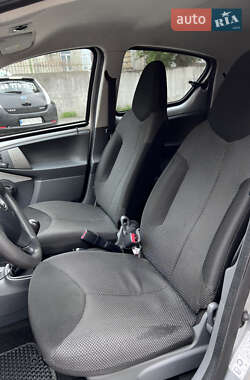 Хетчбек Toyota Aygo 2011 в Луцьку