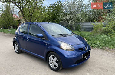 Хэтчбек Toyota Aygo 2007 в 