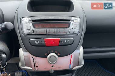 Хэтчбек Toyota Aygo 2007 в 