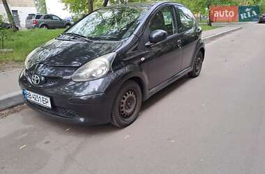 Хэтчбек Toyota Aygo 2008 в 