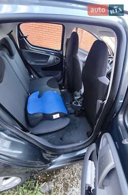 Хэтчбек Toyota Aygo 2006 в 