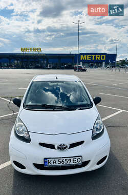 Хетчбек Toyota Aygo 2009 в 