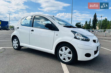 Хетчбек Toyota Aygo 2009 в 