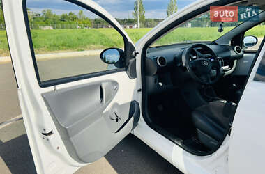 Хетчбек Toyota Aygo 2009 в 