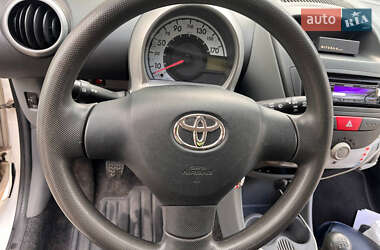 Хетчбек Toyota Aygo 2009 в 