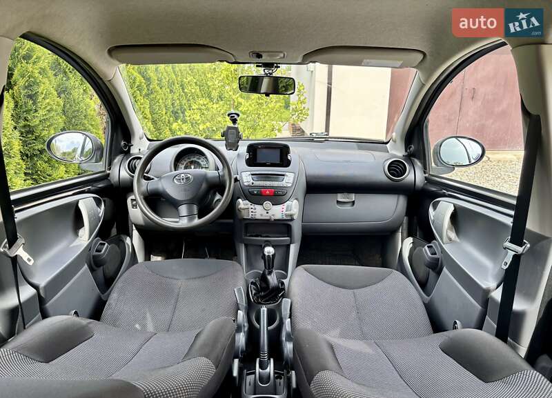 Хэтчбек Toyota Aygo 2011 в Стрые