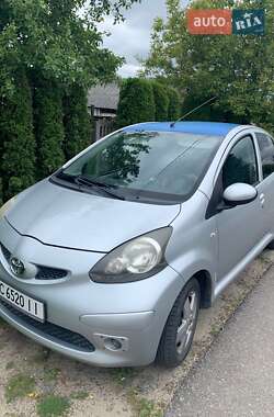 Хэтчбек Toyota Aygo 2006 в Рава-Русской