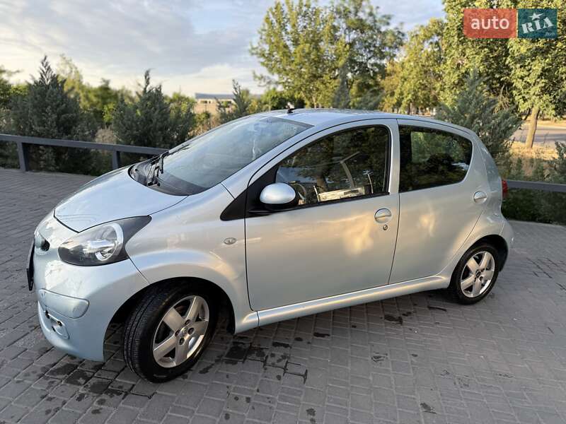 Хэтчбек Toyota Aygo 2005 в Днепре