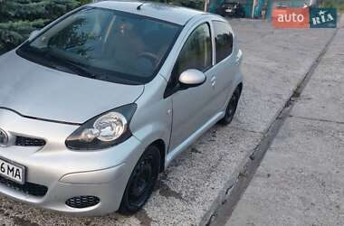 Хетчбек Toyota Aygo 2010 в 