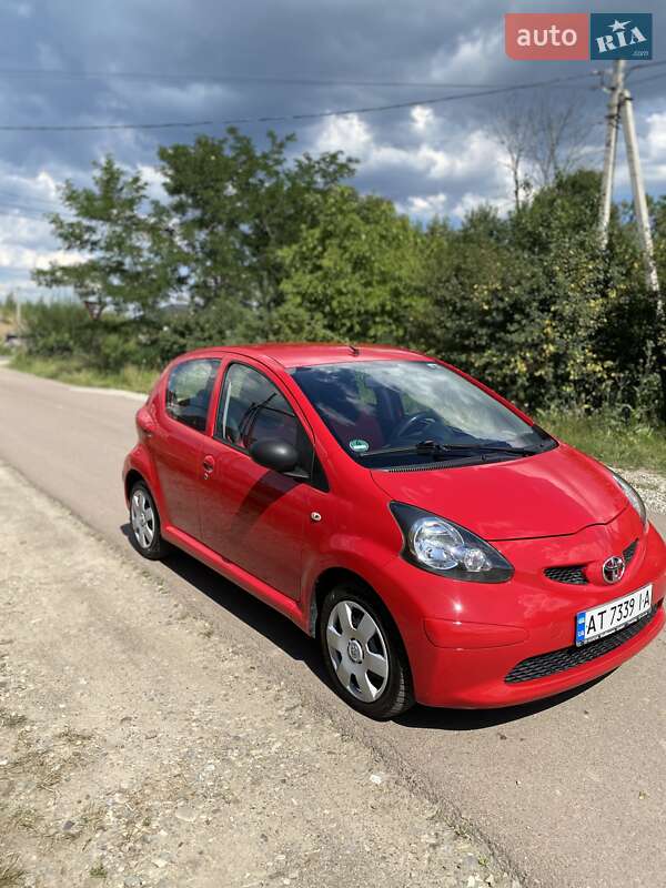 Хэтчбек Toyota Aygo 2008 в Ивано-Франковске