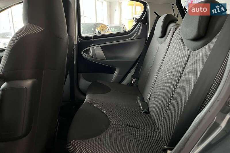 Хетчбек Toyota Aygo 2011 в Шептицькому фото 10 Хетчбек Toyota Aygo 2011 в Шептицькому