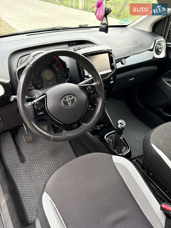 Хэтчбек Toyota Aygo 2014 в Львове