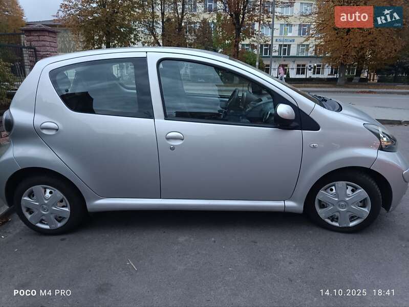 Хетчбек Toyota Aygo 2009 в Дрогобичі