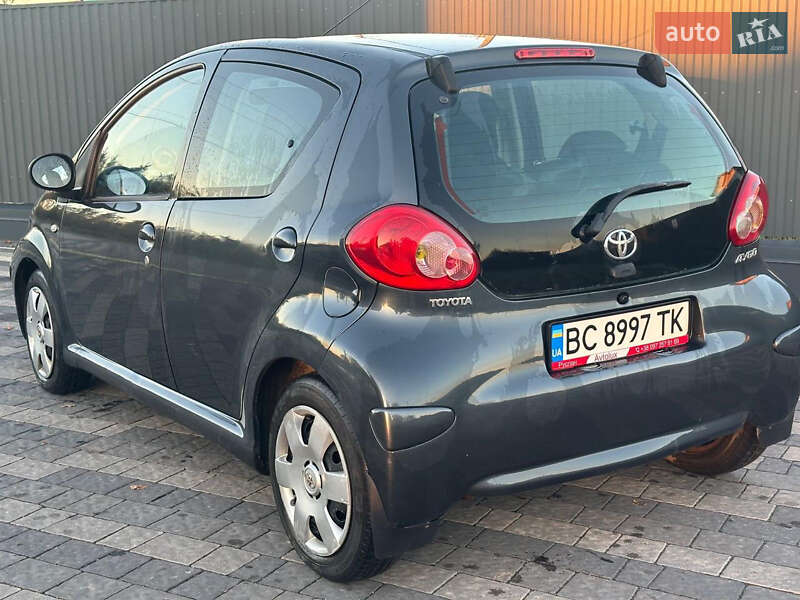 Хетчбек Toyota Aygo 2005 в Львові