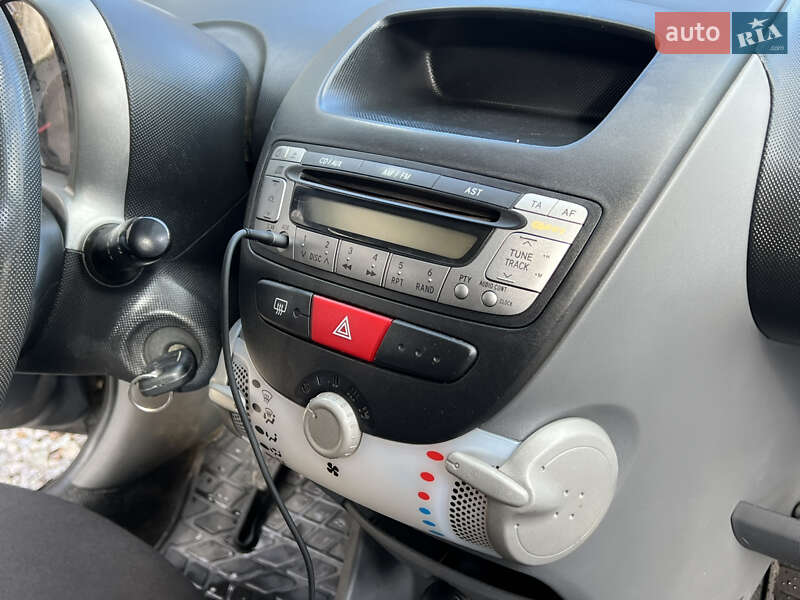 Хэтчбек Toyota Aygo 2010 в Новоднестровске