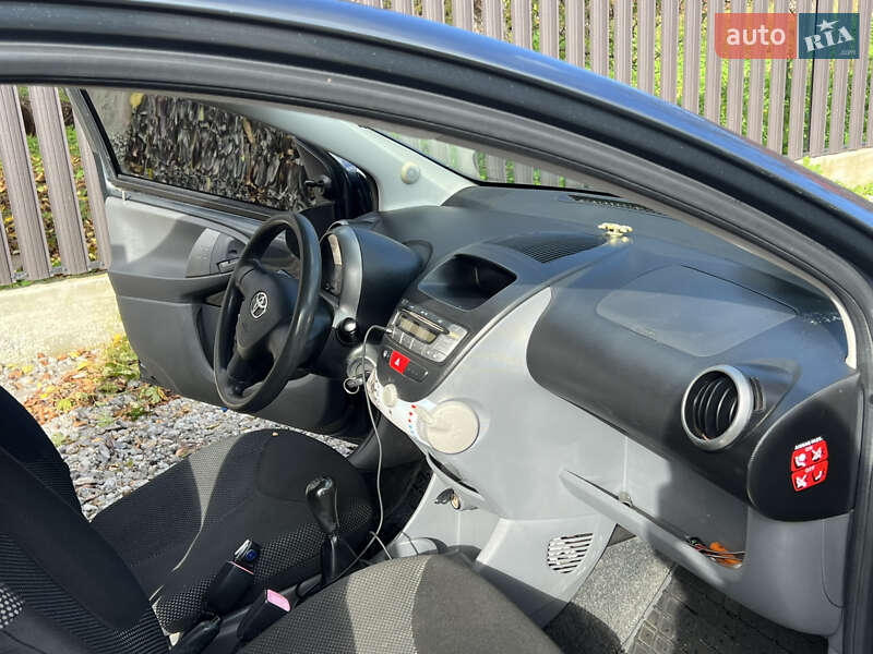 Хэтчбек Toyota Aygo 2010 в Новоднестровске