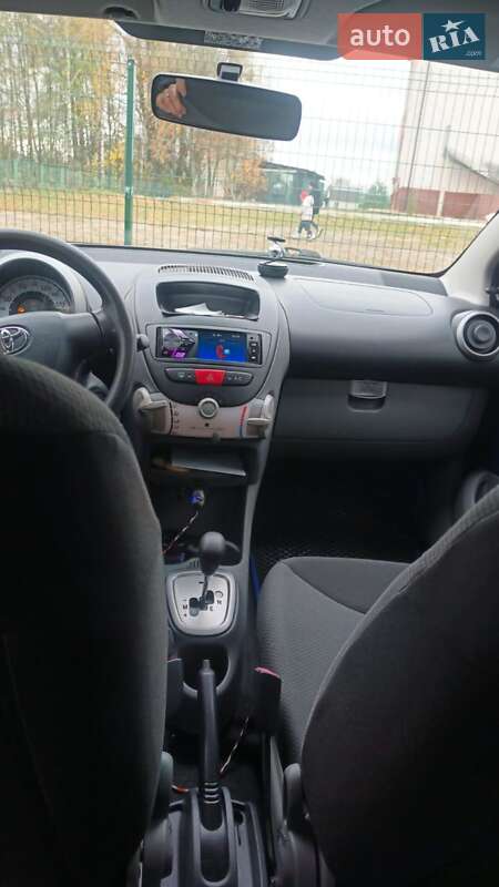 Хэтчбек Toyota Aygo 2008 в Сарнах фото 3 Хэтчбек Toyota Aygo 2008 в Сарнах