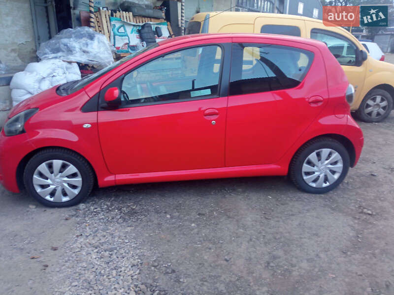 Хэтчбек Toyota Aygo 2013 в Ивано-Франковске фото 23 Хэтчбек Toyota Aygo 2013 в Ивано-Франковске