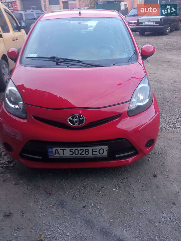 Хэтчбек Toyota Aygo 2013 в Ивано-Франковске фото 5 Хэтчбек Toyota Aygo 2013 в Ивано-Франковске
