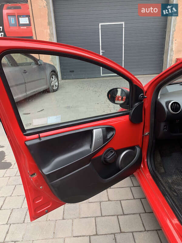 Хэтчбек Toyota Aygo 2013 в Ивано-Франковске фото 20 Хэтчбек Toyota Aygo 2013 в Ивано-Франковске