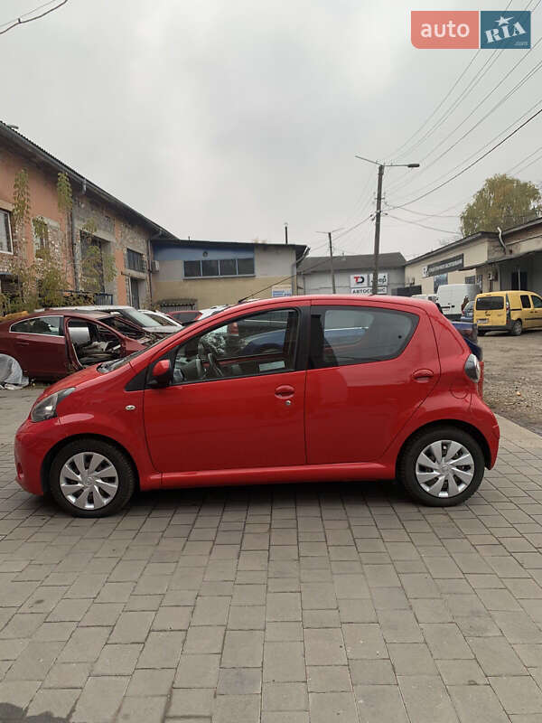 Хэтчбек Toyota Aygo 2013 в Ивано-Франковске фото 32 Хэтчбек Toyota Aygo 2013 в Ивано-Франковске