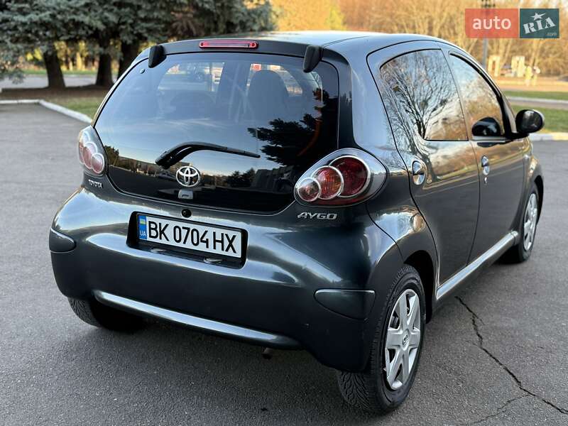 Хетчбек Toyota Aygo 2009 в Рівному