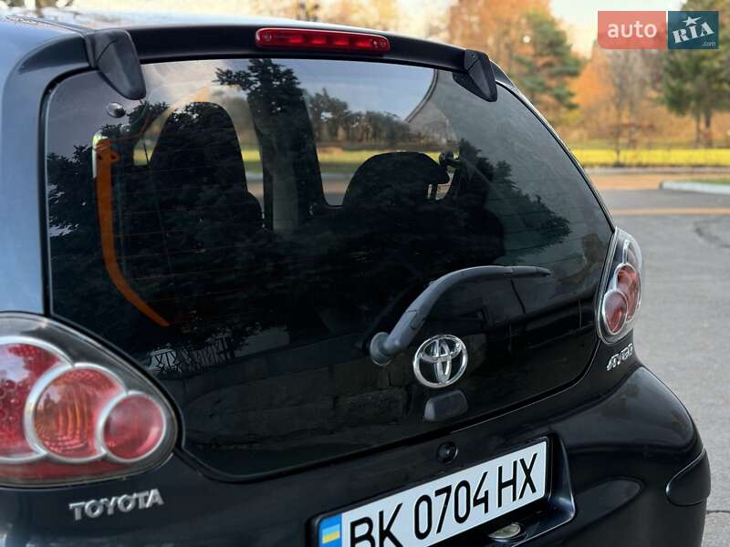 Хетчбек Toyota Aygo 2009 в Рівному