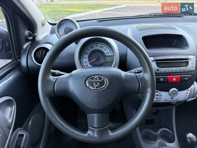 Хетчбек Toyota Aygo 2009 в Рівному