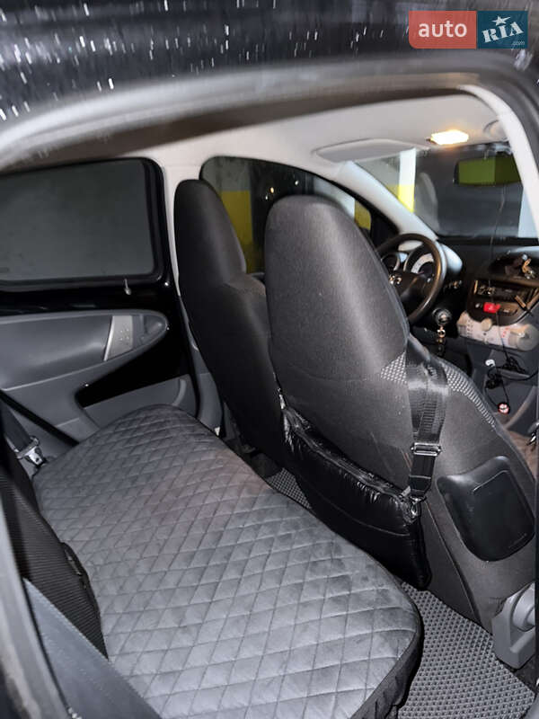 Хэтчбек Toyota Aygo 2010 в Харькове фото 8 Хэтчбек Toyota Aygo 2010 в Харькове