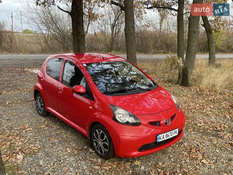 Хетчбек Toyota Aygo 2006 в Запоріжжі