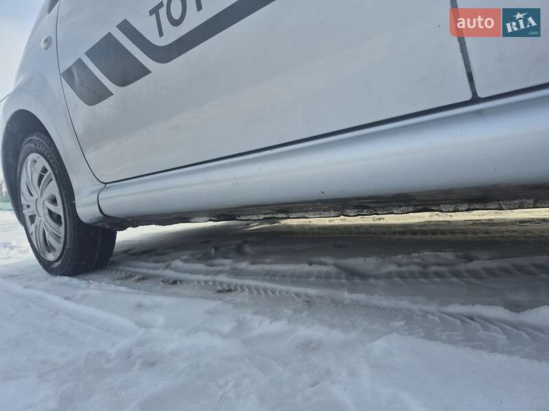 Хэтчбек Toyota Aygo 2006 в Виннице