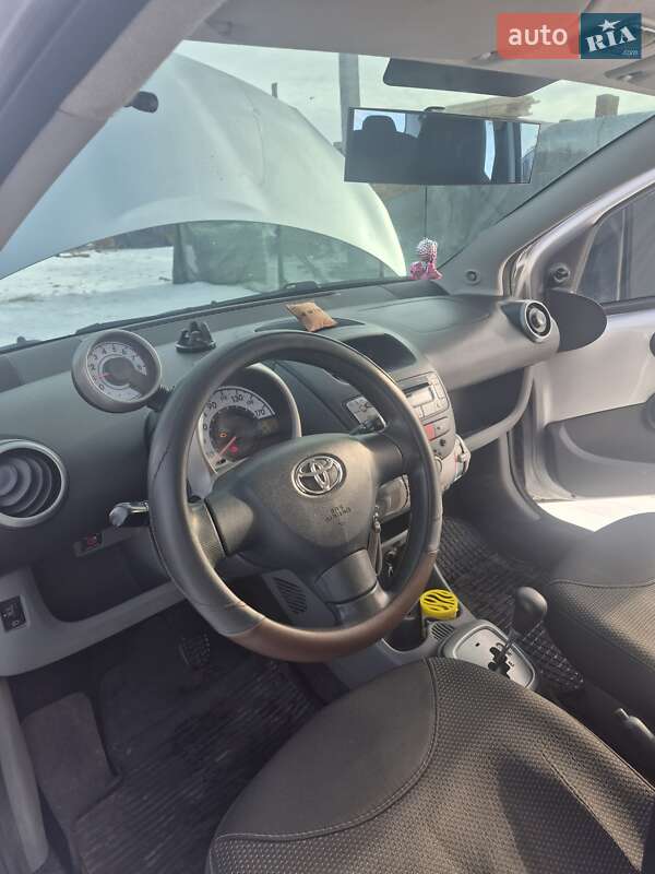 Хэтчбек Toyota Aygo 2006 в Виннице