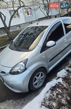Хетчбек Toyota Aygo 2007 в Золочеві