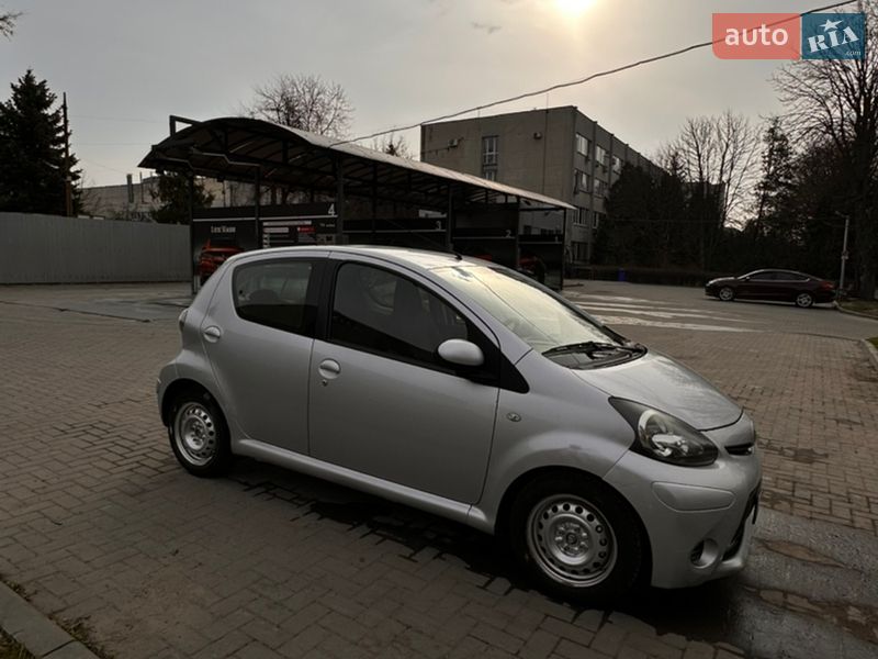 Хэтчбек Toyota Aygo 2014 в Львове фото 2 Хэтчбек Toyota Aygo 2014 в Львове