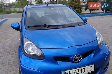 Хэтчбек Toyota Aygo 2010 в Белгороде-Днестровском