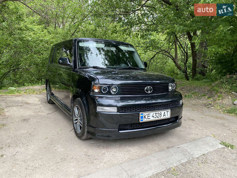 Минивэн Toyota bB 2005 в 