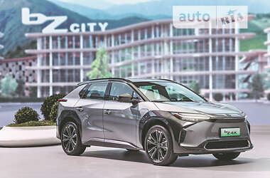 Внедорожник / Кроссовер Toyota bZ4X 2022 в 