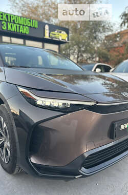 Позашляховик / Кросовер Toyota bZ4X 2023 в 