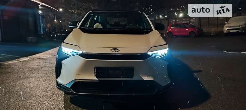 Внедорожник / Кроссовер Toyota bZ4X 2022 в Киеве