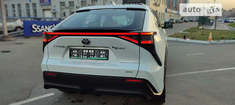Внедорожник / Кроссовер Toyota bZ4X 2022 в Киеве