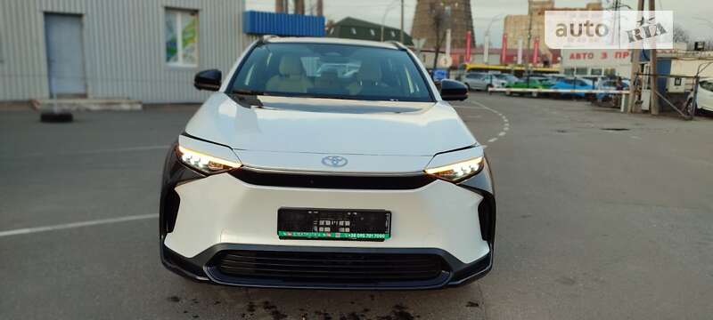 Внедорожник / Кроссовер Toyota bZ4X 2022 в Киеве