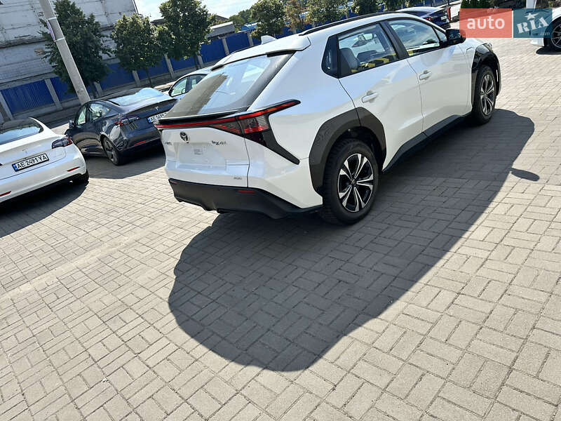 Внедорожник / Кроссовер Toyota bZ4X 2023 в Днепре