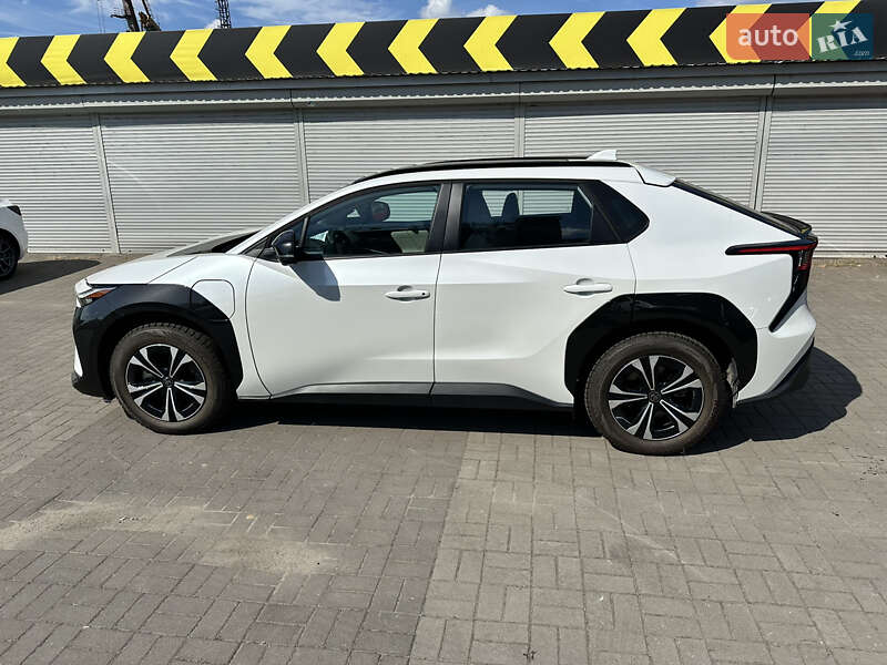 Внедорожник / Кроссовер Toyota bZ4X 2023 в Днепре