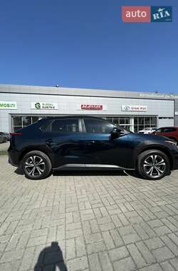 Внедорожник / Кроссовер Toyota bZ4X 2022 в 