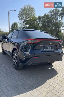 Внедорожник / Кроссовер Toyota bZ4X 2022 в 